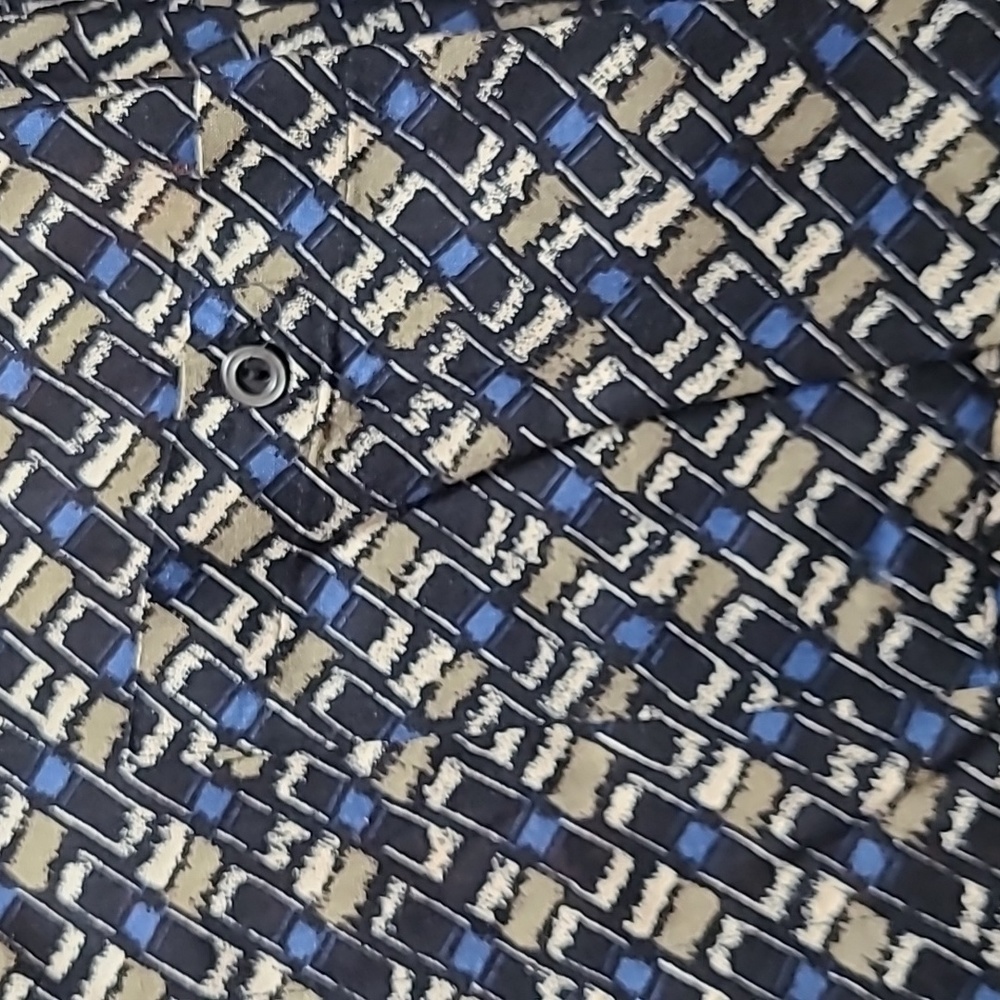 Men's Short Sleeve Button Down Shirt - Picture 3 of 5